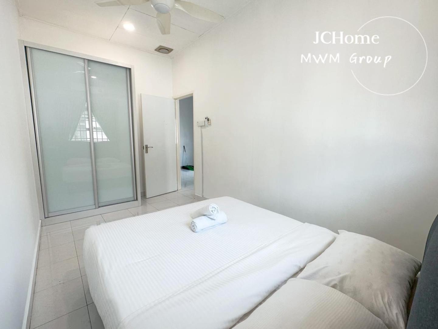 Apartment Austin Mutiara 7pax Ktv Bbq Johor Bahru